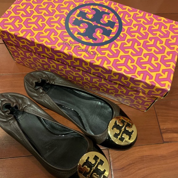 Tory Burch Two Toned Ballet Flats size 5 - Picture 2 of 5